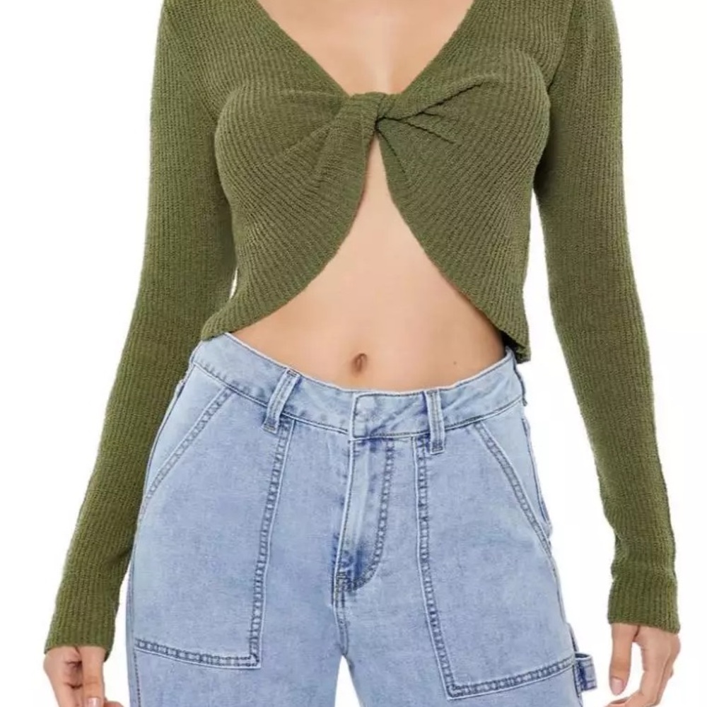 Forever 21 Olive Twisted sweater knit crop top size S